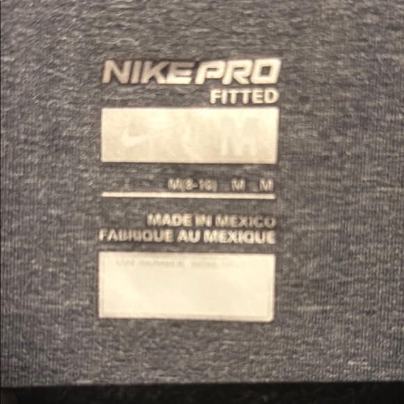 Nike Dri-Fit Women's Gray Sleeveless Top and Shorts Set - Picture 3 of 11